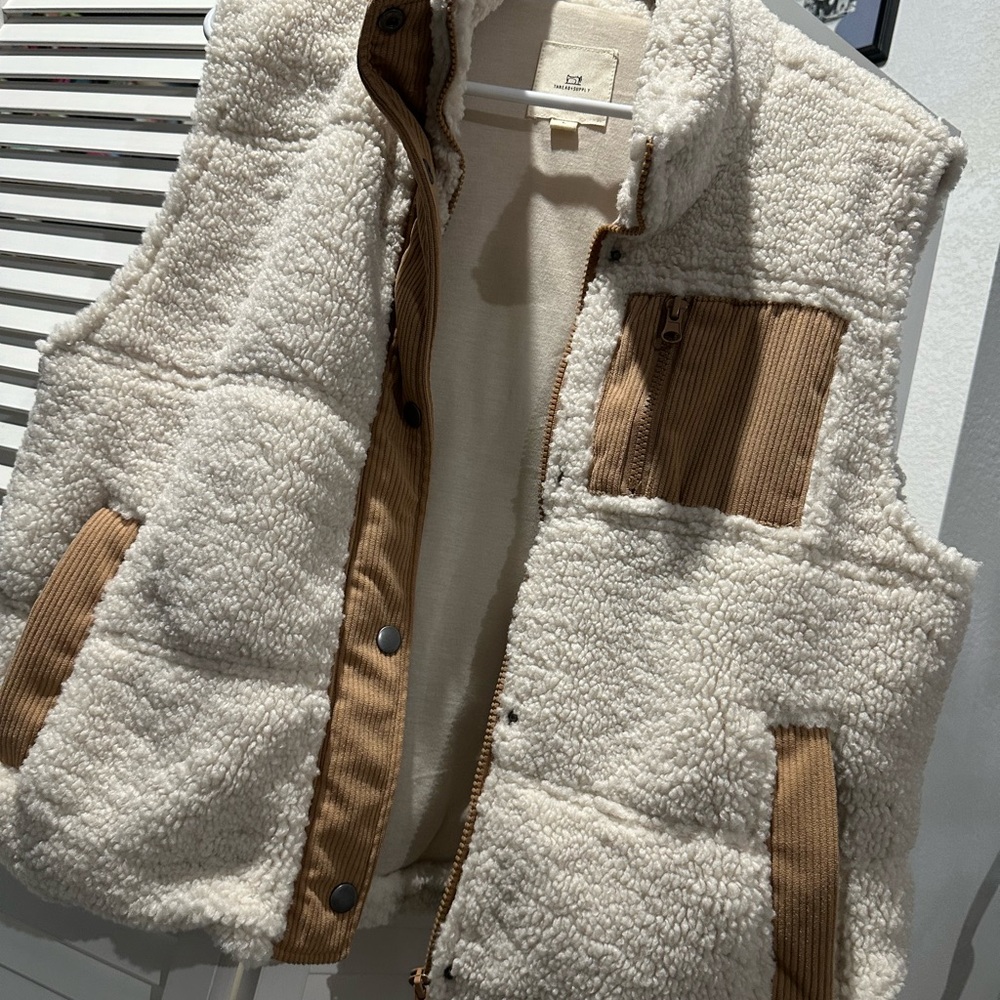 Thread & Supply Cream Sherpa Vest - Picture 2 of 5